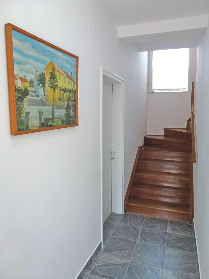 Apartment Ruza Njivice Luaran gambar